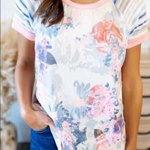 Staccato short sleeve floral top